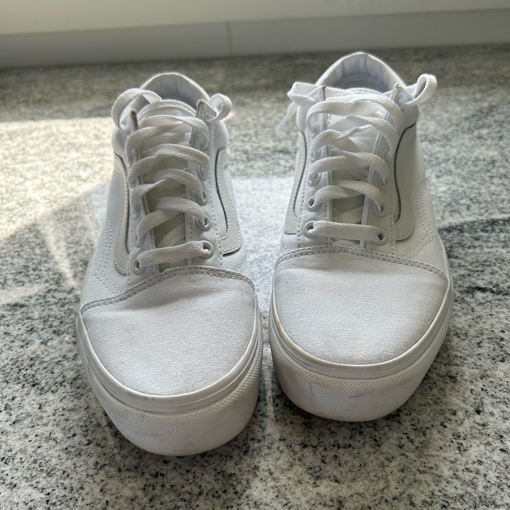 White Vans women’s 7.5, men’s 6
